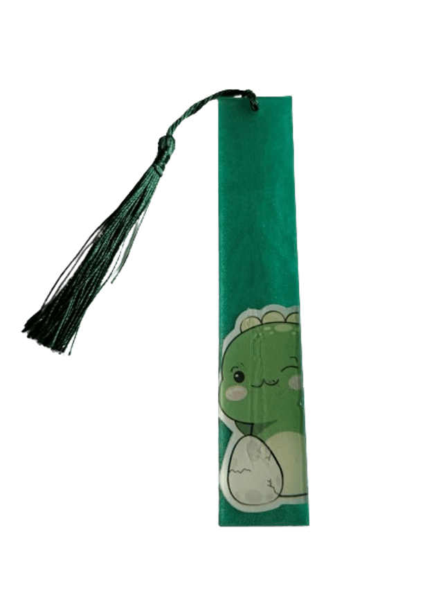 Marque page vert avec petit dragon qui tient son oeuf